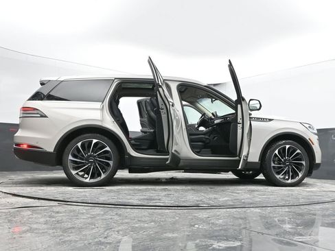 Used 2024 Lincoln Aviator Reserve w/ Equipment Group 201A AWD/4WD image 76