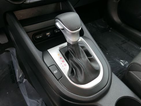 Used 2022 Kia Forte LXS image 23