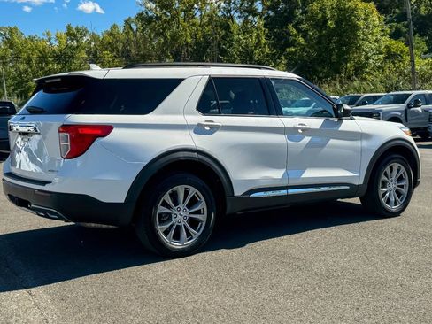 Used 2023 Ford Explorer XLT w/ Equipment Group 202A AWD/4WD image 3
