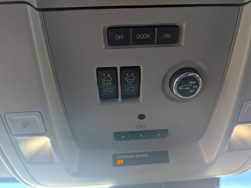 Used 2017 GMC Yukon XL SLT w/ Premium Edition image 23