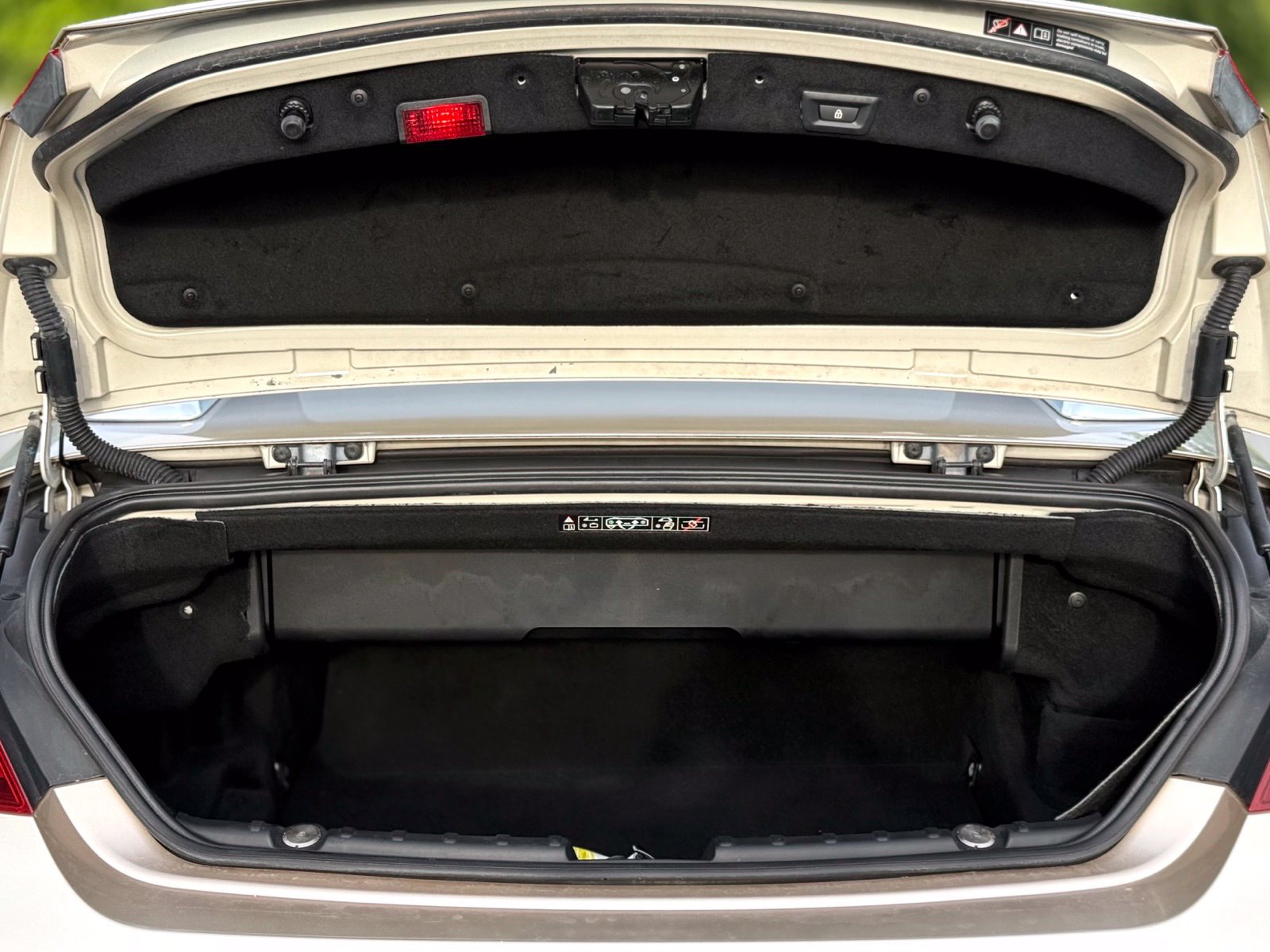 Used 2012 BMW 650i Convertible w/ Driver Assistance Pkg RWD image 47