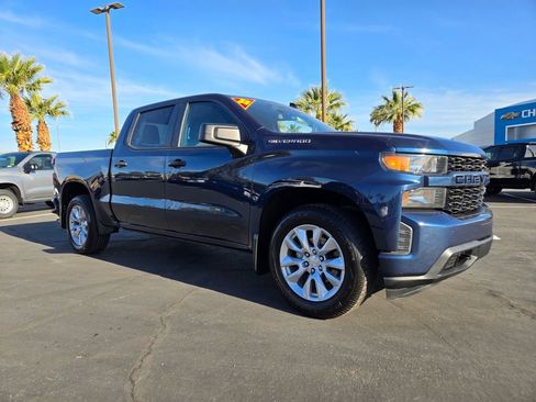 Used 2022 Chevrolet Silverado 1500 Custom w/ Safety Confidence Package image 1