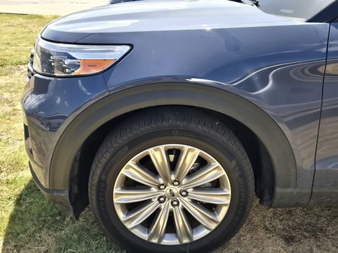 Used 2021 Ford Explorer Limited w/ Equipment Group 301A RWD image 8