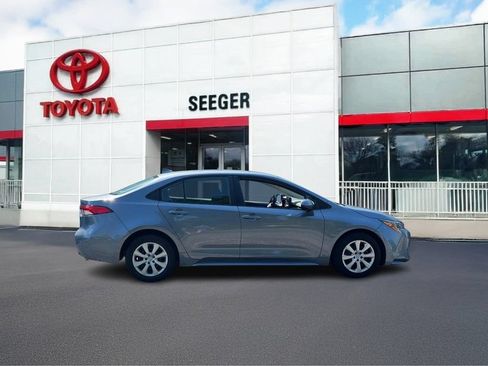 Used 2024 Toyota Corolla LE FWD image 2