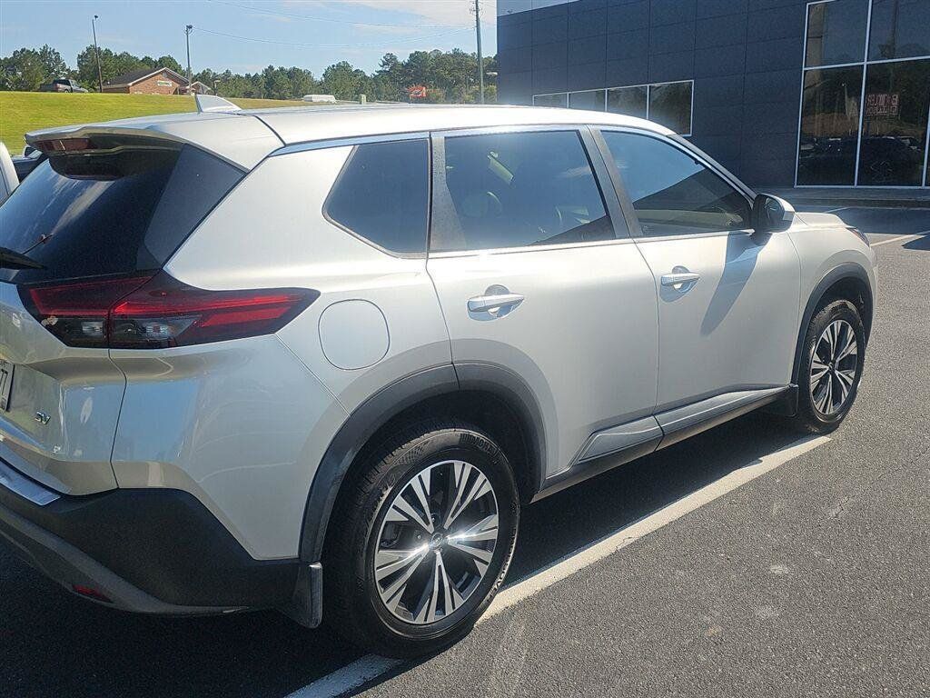 Used 2023 Nissan Rogue SV FWD image 4