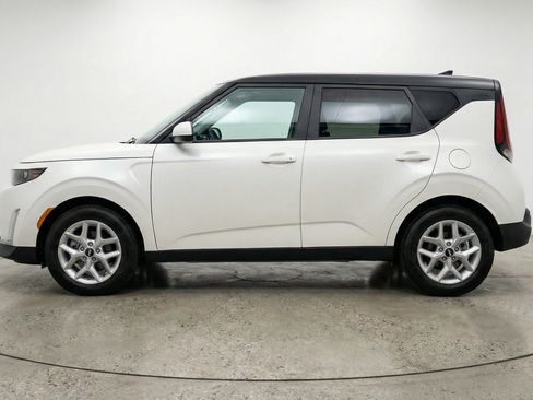 Used 2025 Kia Soul LX w/ LX Technology Package FWD image 5