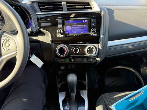 Used 2017 Honda Fit LX image 9