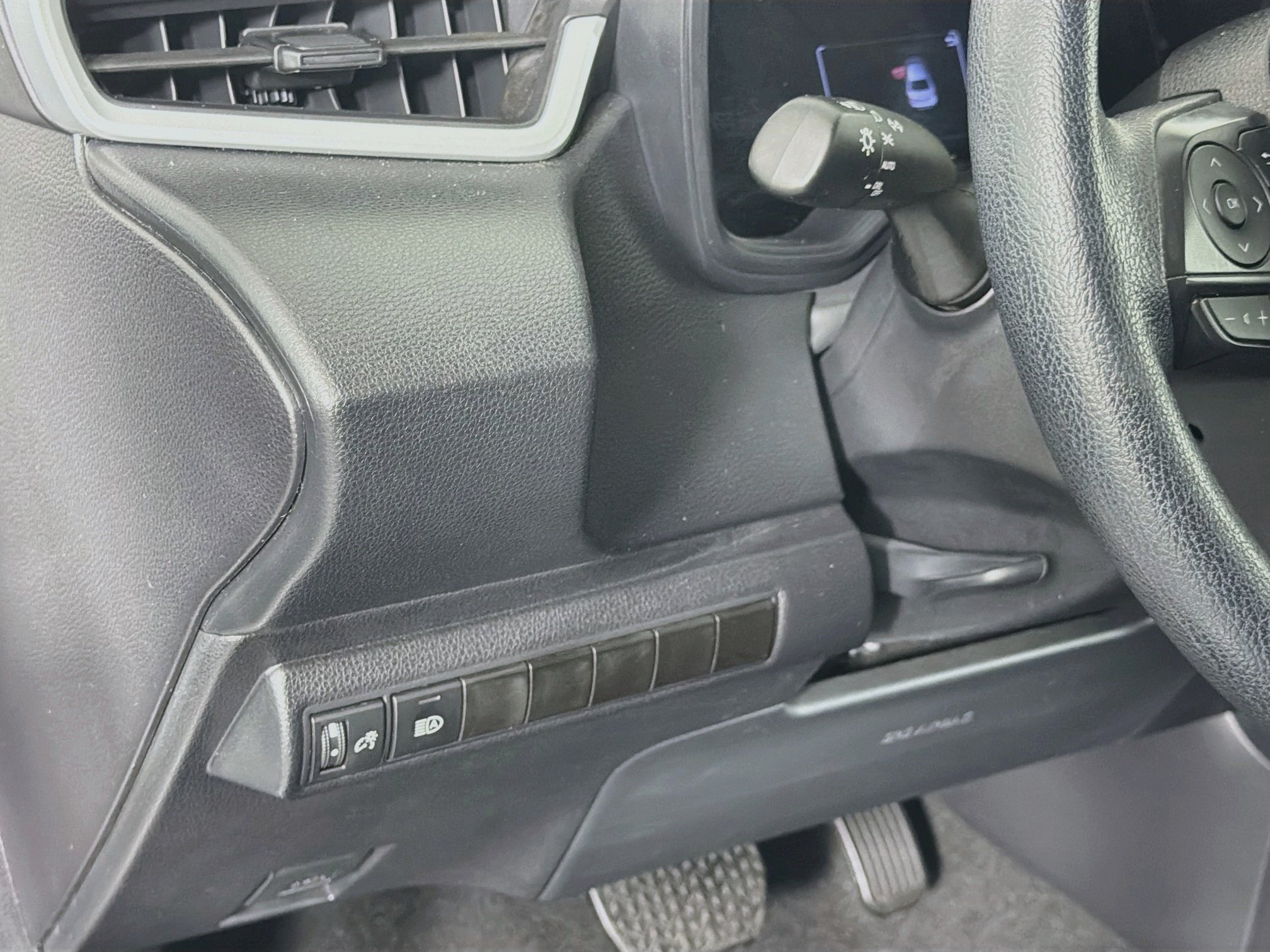 Used 2026 Toyota Corolla LE FWD image 17