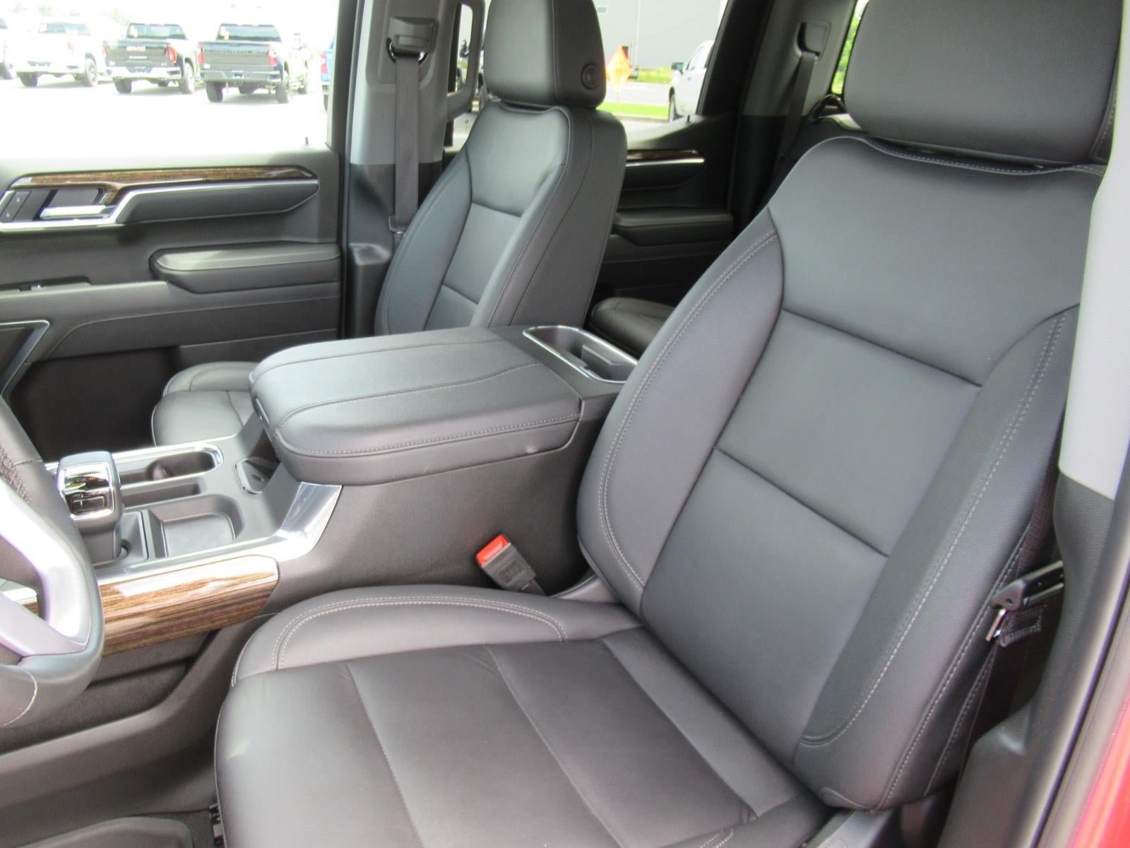 Used 2025 GMC Sierra 1500 Elevation w/ Elevation Premium Package AWD/4WD image 19