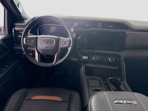 Used 2025 GMC Sierra 3500 AT4 w/ AT4 Premium Plus Package AWD/4WD image 2
