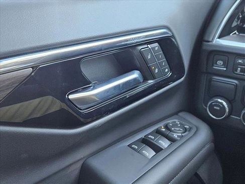 Used 2025 Chevrolet Tahoe LT w/ Comfort Package image 25