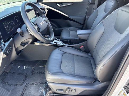Certified 2023 Kia Niro Wind FWD image 17
