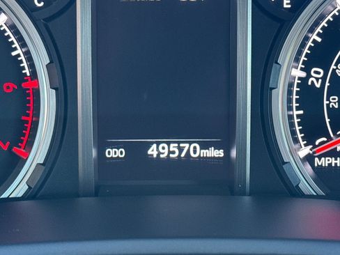 Certified 2022 Toyota 4Runner TRD Off-Road image 31