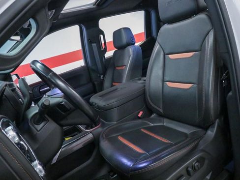 Used 2022 GMC Sierra 1500 AT4 w/ AT4 Preferred Package image 10