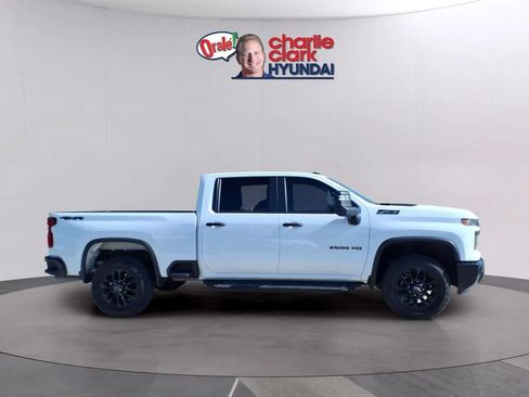 Used 2025 Chevrolet Silverado 2500 Custom w/ Custom Value Package image 6