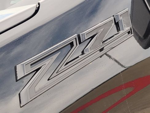 New 2026 Chevrolet Silverado 1500 Custom Trail Boss w/ LPO, Dark Essentials Package AWD/4WD image 12