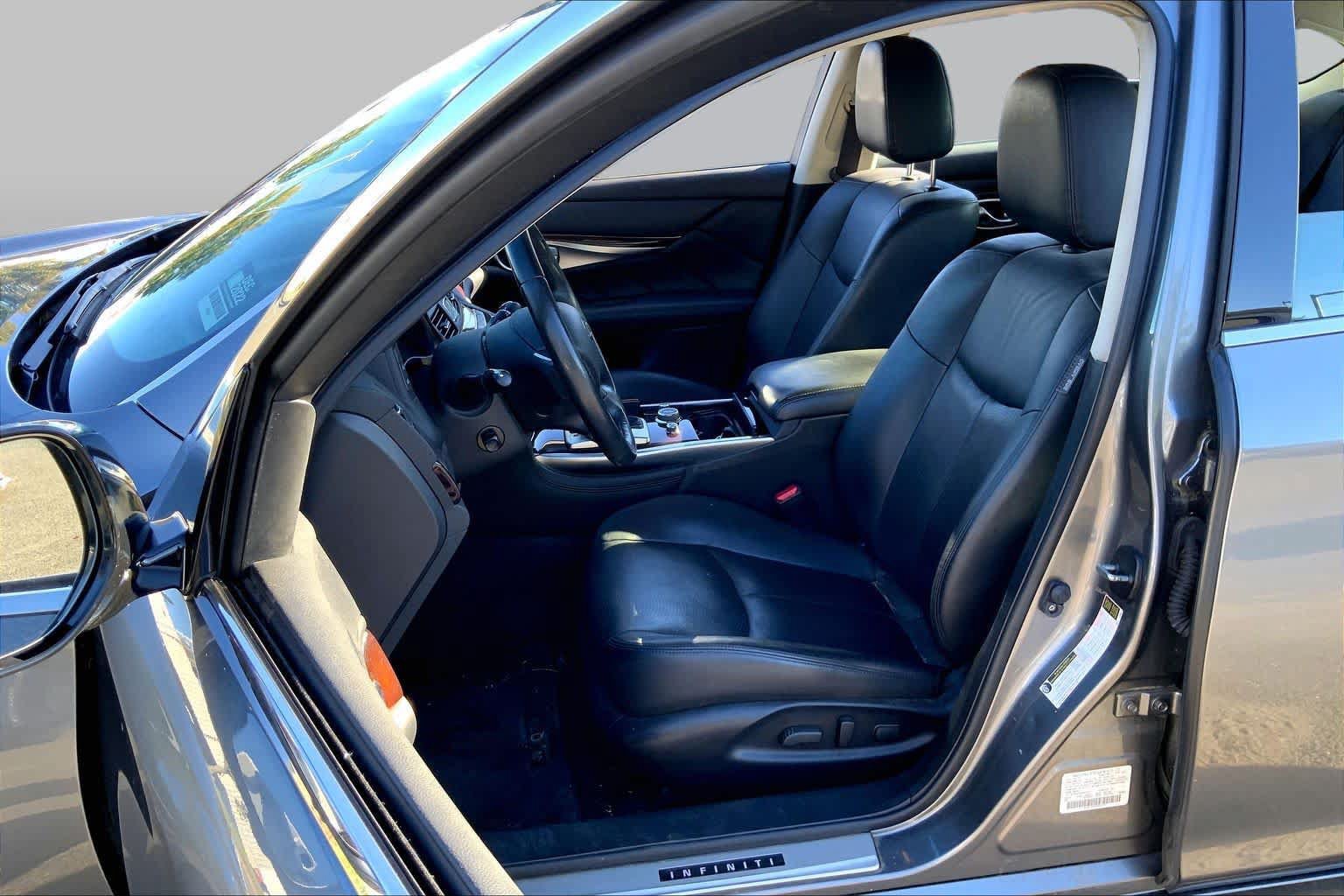 Used 2019 INFINITI Q70 L 3.7 AWD/4WD image 8
