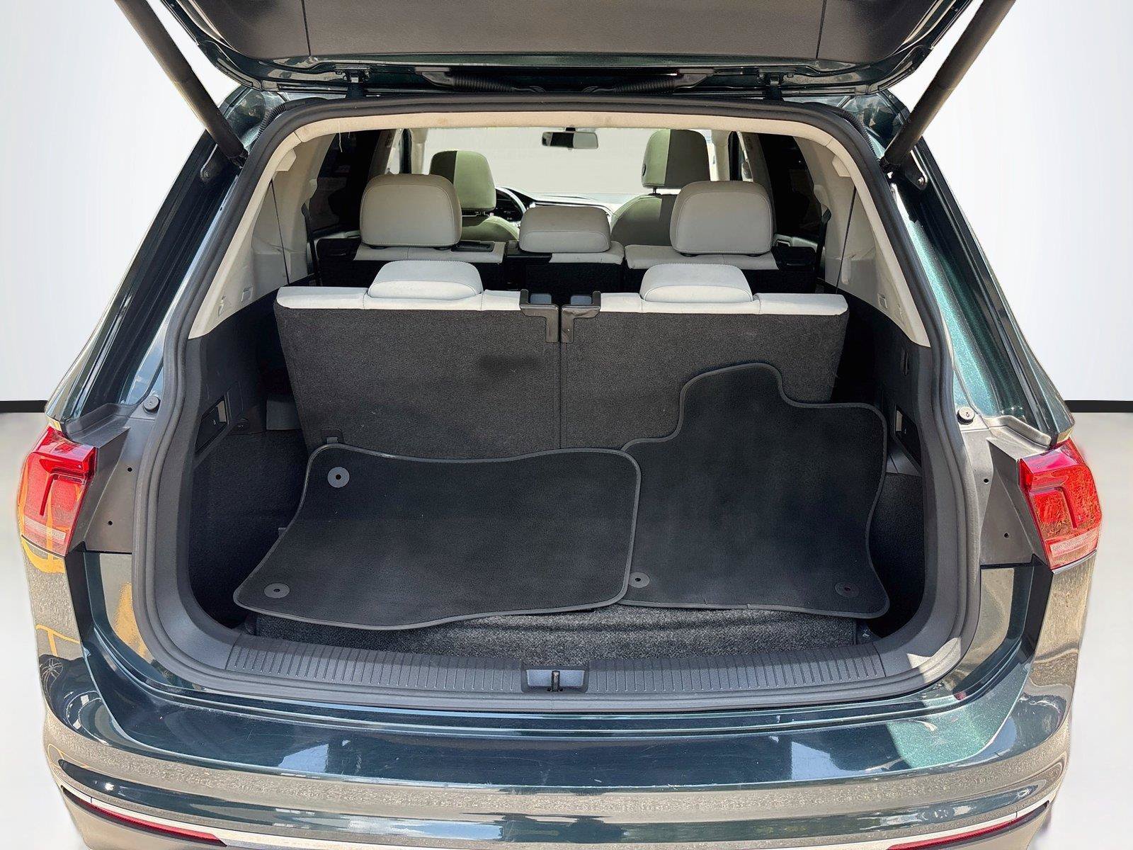 Used 2019 Volkswagen Tiguan SEL w/ 3rd Row Seat Package AWD/4WD image 26