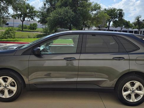 Used 2019 Ford Edge SE FWD image 10