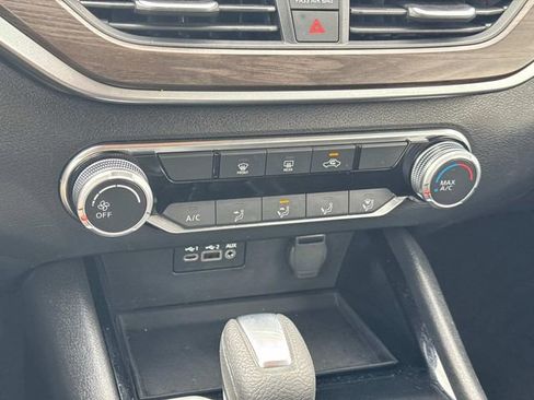 Used 2024 Nissan Altima 2.5 SV image 31