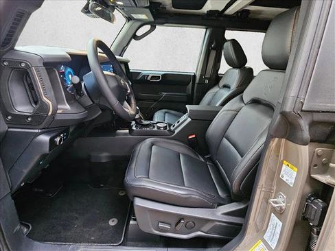 New 2026 Ford Bronco Badlands image 4