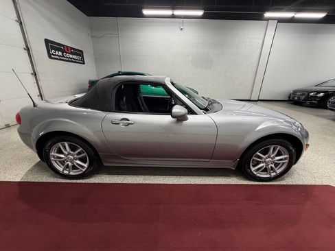 Used 2011 MAZDA MX-5 Miata Sport RWD image 63