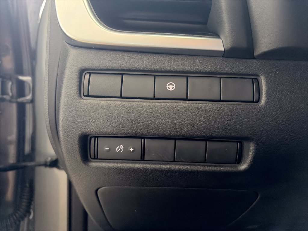 Used 2023 Nissan Rogue SV FWD image 13