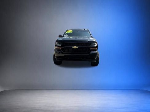 Used 2018 Chevrolet Silverado 1500 Custom w/ Custom Convenience Package AWD/4WD image 2
