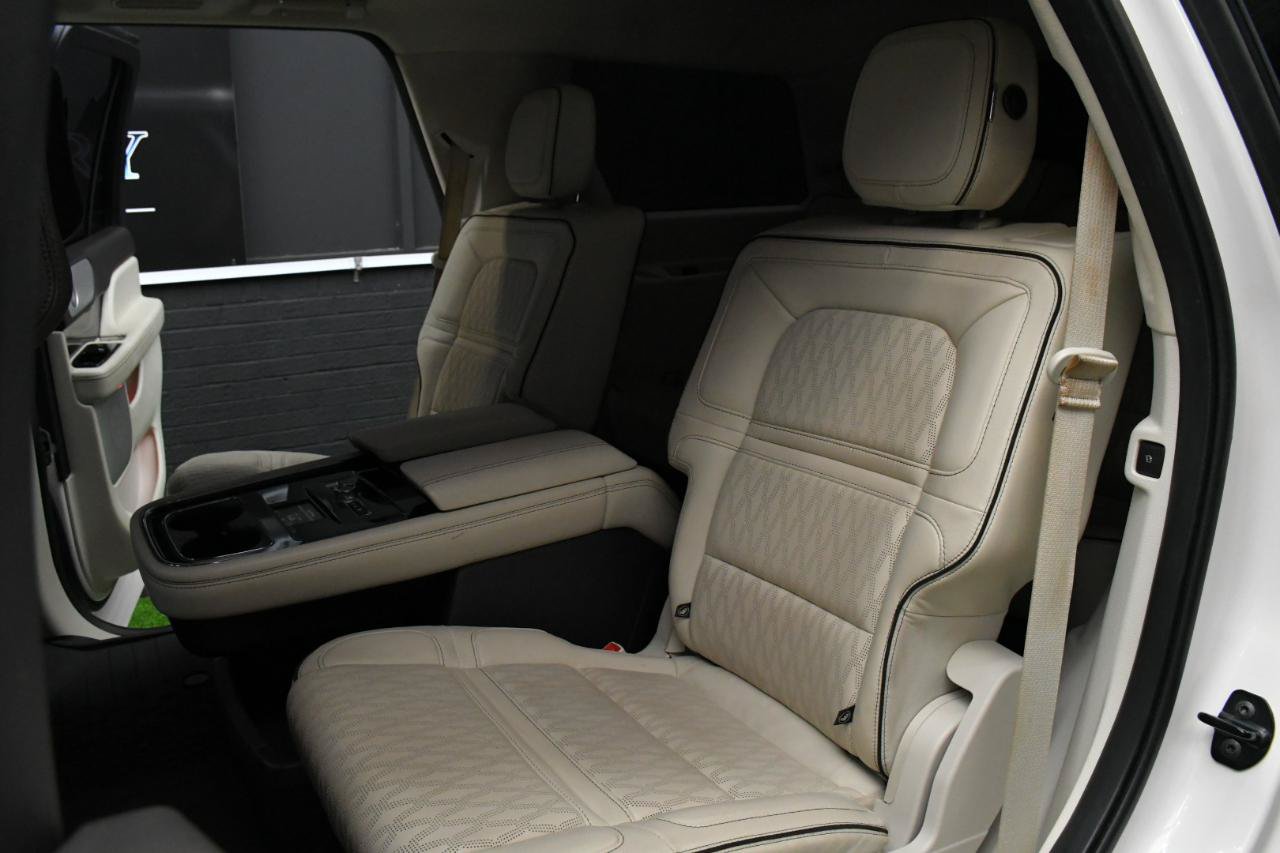 Used 2019 Lincoln Navigator Black Label w/ Cargo Package AWD/4WD image 33
