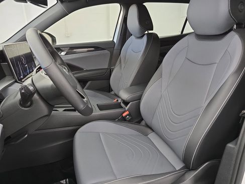 New 2026 Volkswagen Tiguan SE R-Line FWD image 15