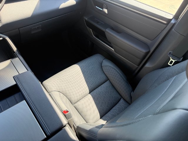 Used 2025 Toyota Sequoia Limited w/ Tow Technology Package AWD/4WD image 22