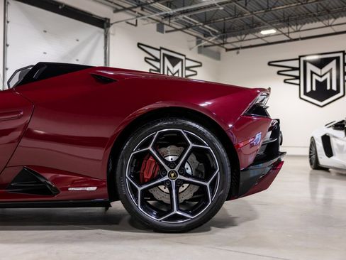 Used 2022 Lamborghini Huracan EVO image 18