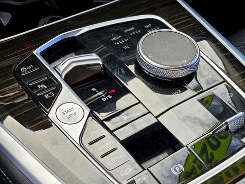 Used 2024 BMW X5 xDrive50e image 24