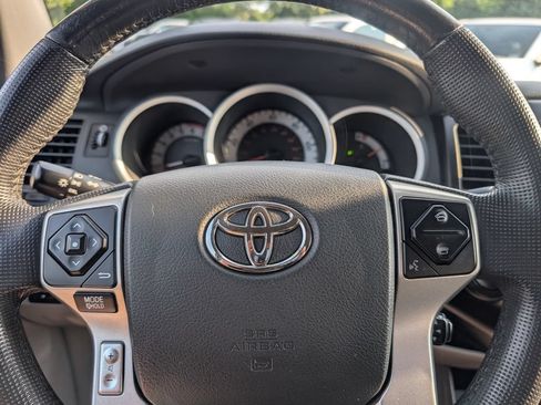 Used 2015 Toyota Tacoma 4x4 Access Cab w/ Convenience Package image 24