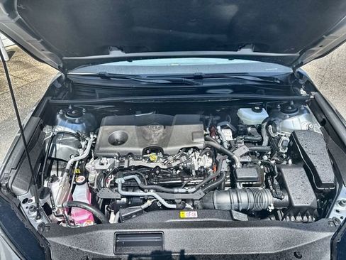 Used 2026 Toyota Camry SE FWD image 32