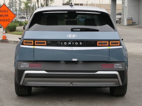 New 2026 Hyundai Ioniq 5 SEL image 3