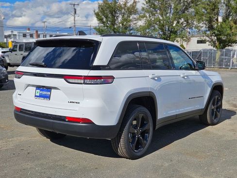 New 2025 Jeep Grand Cherokee Limited w/ Black Appearance Package image 5