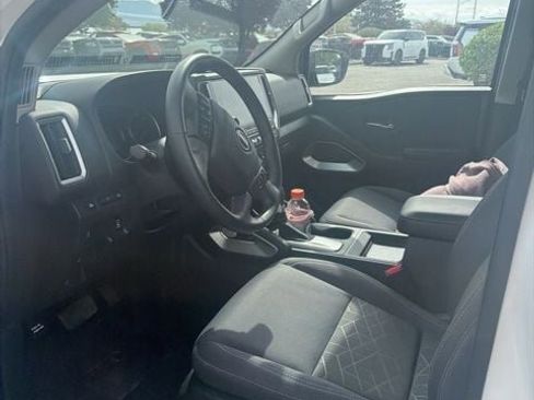Used 2025 Nissan Frontier SV w/ SV Convenience Package image 6