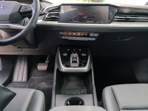 Certified 2024 Audi Q4 e-tron Premium Plus w/ Premium Plus AWD/4WD image 31
