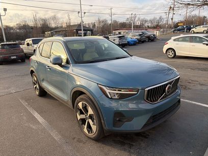 Used 2023 Volvo XC40 B5 Plus w/ Driver Assist Package