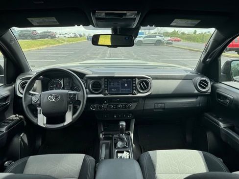 Used 2021 Toyota Tacoma TRD Sport image 14