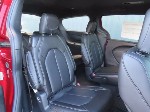 New 2026 Chrysler Pacifica Select image 27