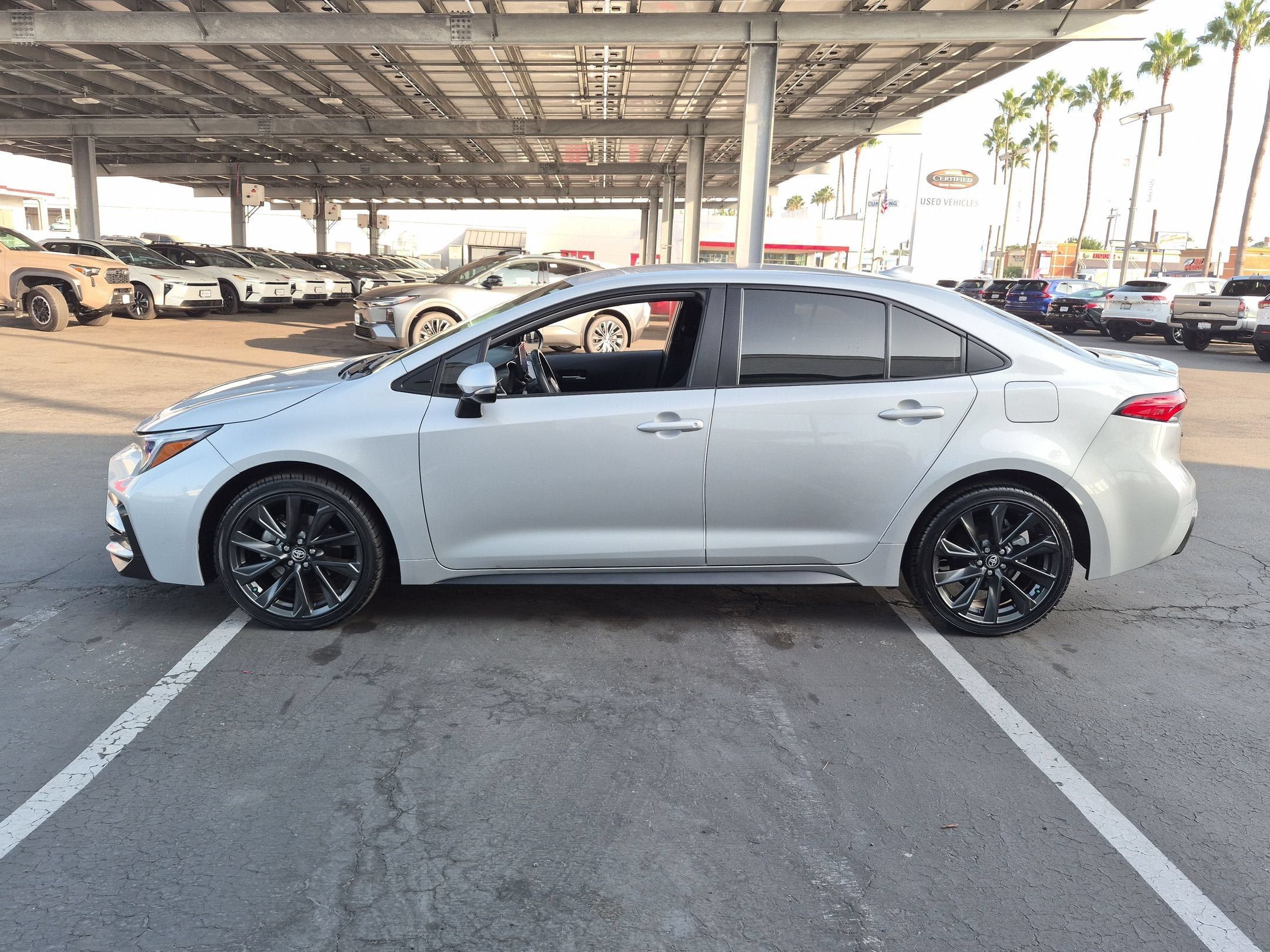 Used 2024 Toyota Corolla SE FWD image 4