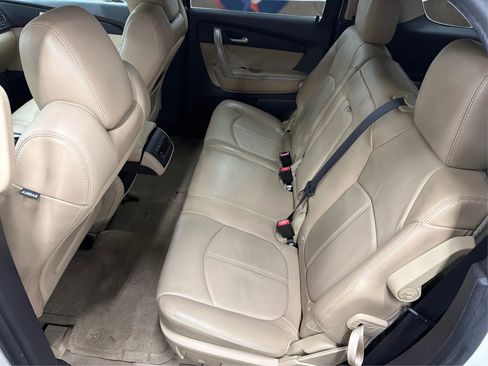 Used 2011 GMC Acadia SLT image 30