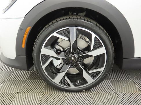 New 2026 MINI Cooper 4-Door Hardtop image 32