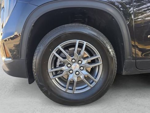 Used 2025 GMC Acadia Elevation image 23