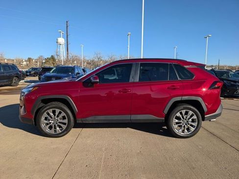 Used 2024 Toyota RAV4 XLE Premium image 7