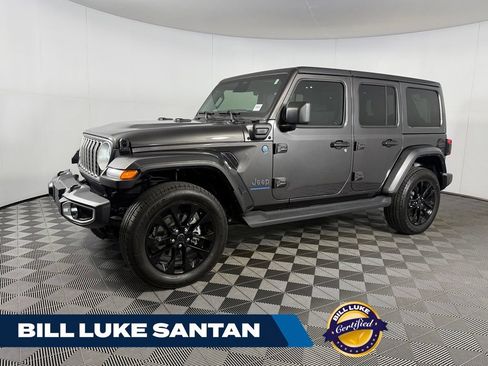 Used 2025 Jeep Wrangler Unlimited Sahara AWD/4WD image 1