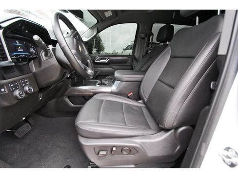 Used 2025 Chevrolet Silverado 2500 LTZ w/ LTZ Convenience Package AWD/4WD image 6