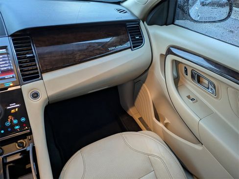 Used 2014 Ford Taurus Limited w/ Equipment Group 301A image 16
